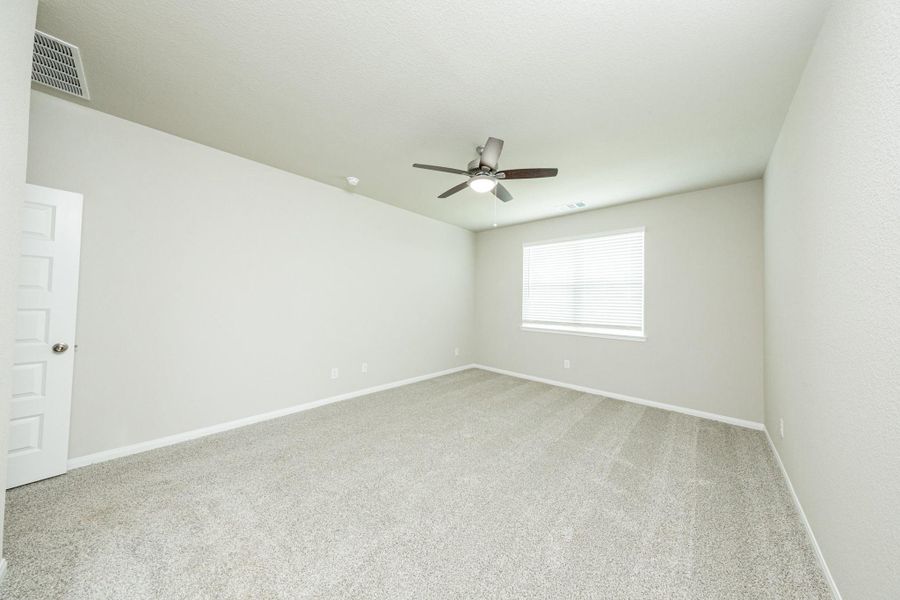 Spacious, unfurnished interior of a new home in Ridgeland Hills, Willis (Image 9).