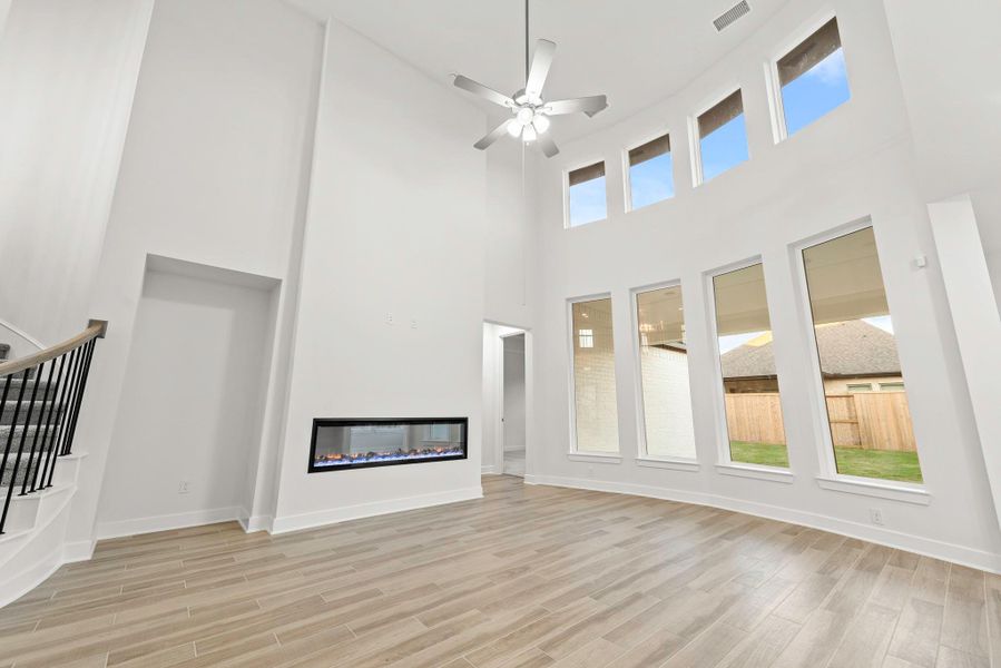 Representative image. Features, specifications, selections and colors may vary. Representative image. Features, specifications, selections and colors may vary.