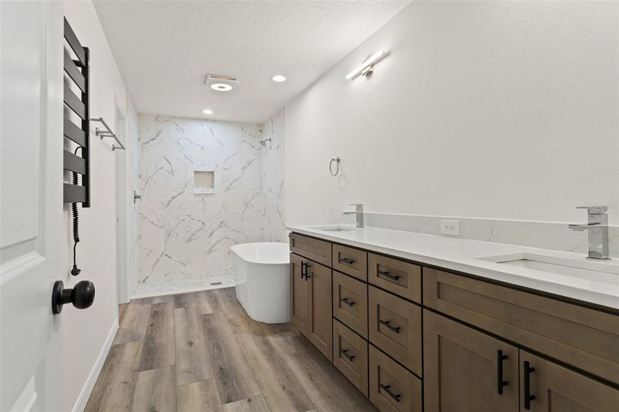 Furnished interior view inside a new home in , Spring Hill (Image 11).