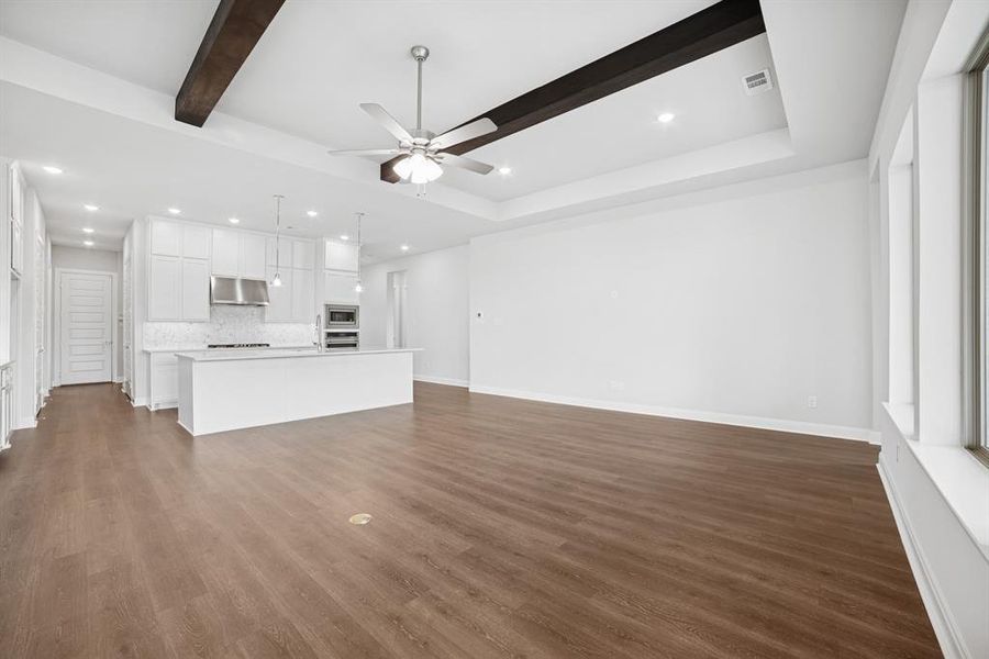 Spacious, unfurnished interior of a new home in Terraces – Classics, Rockwall (Image 30). Spacious, unfurnished interior of a new home in Terraces – Classics, Rockwall (Image 30).