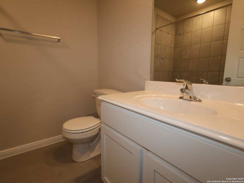 Close-up of interior finishes inside a home in Agave, San Antonio (Image 13).