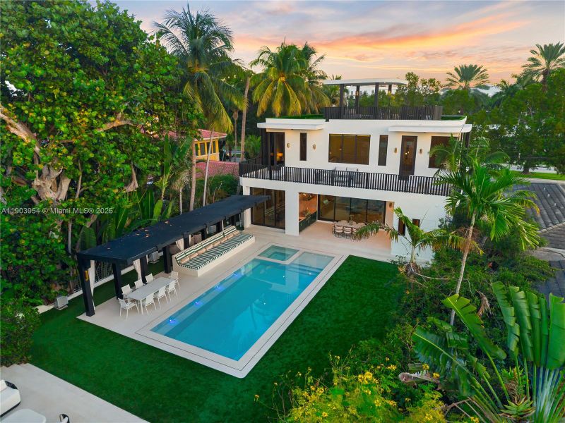 Exterior details and patio area of a home in , Miami Beach (Image 43).