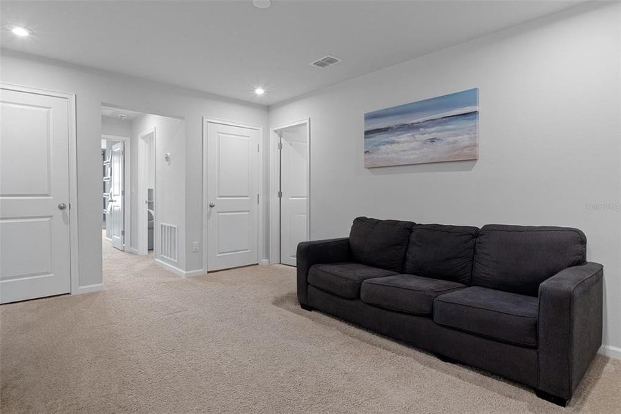 Furnished interior view inside a new home in , Wesley Chapel (Image 28).