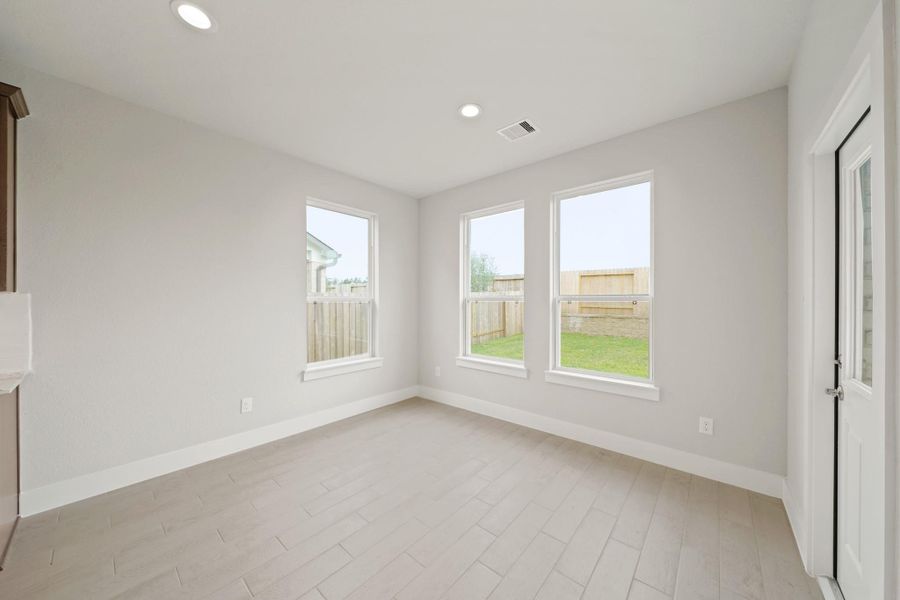 Spacious, unfurnished interior of a new home in Barton Creek Ranch, Conroe (Image 17). Spacious, unfurnished interior of a new home in Barton Creek Ranch, Conroe (Image 17).