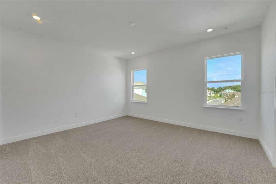 Spacious, unfurnished interior of a new home in Crossroads at Kelly Park, Apopka (Image 21).