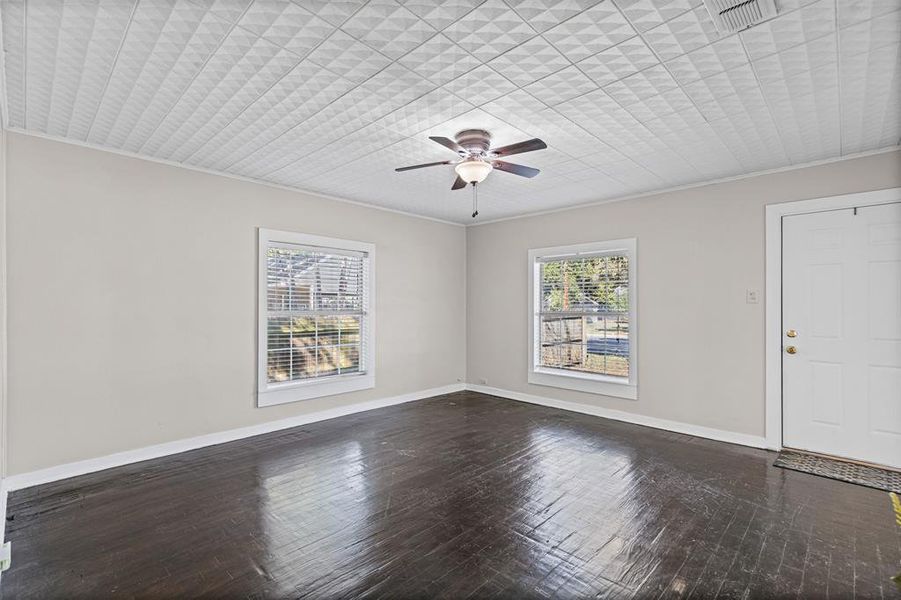 Spacious, unfurnished interior of a new home in , Cleburne (Image 12).