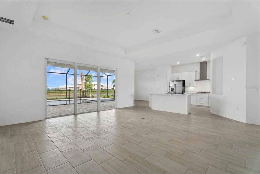 Spacious, unfurnished interior of a new home in Calusa Country Club, Lakewood Ranch (Image 25).