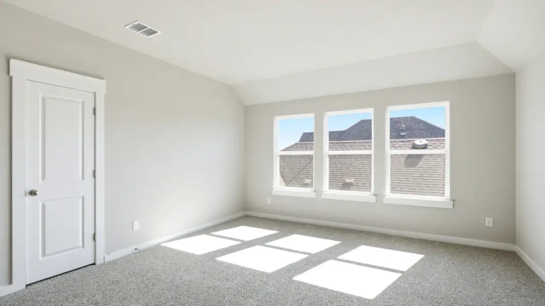 Furnished interior view inside a new home in Creeks Crossing, Elgin (Image 31).