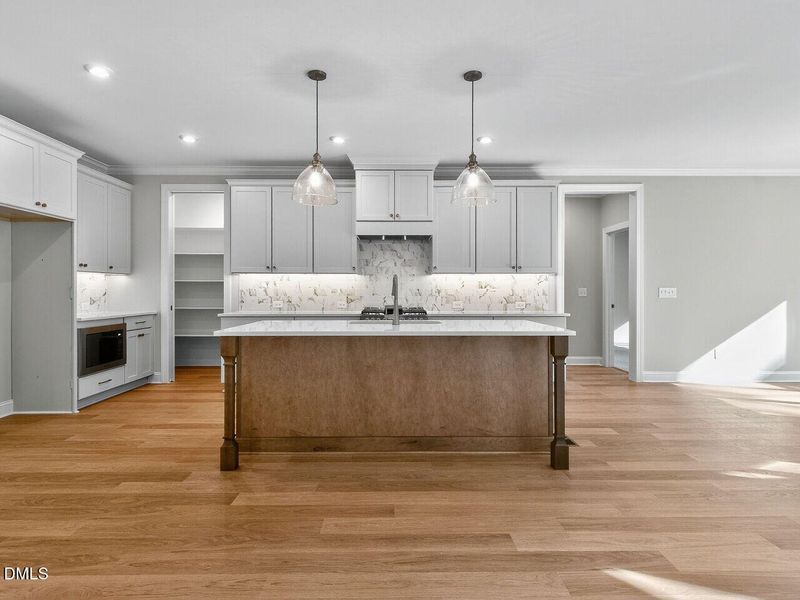 013-1280x960-kitchen