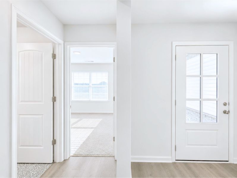 Spacious, unfurnished interior of a new home in Wheatfield, Shelbyville (Image 9).