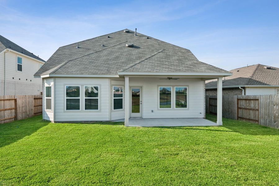 Exterior details and patio area of a home in Miller's Pond, Rosenberg (Image 11). Exterior details and patio area of a home in Miller's Pond, Rosenberg (Image 11).