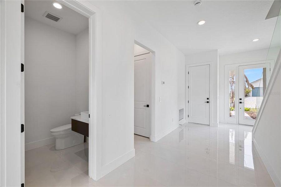 Spacious, unfurnished interior of a new home in , Montverde (Image 70).