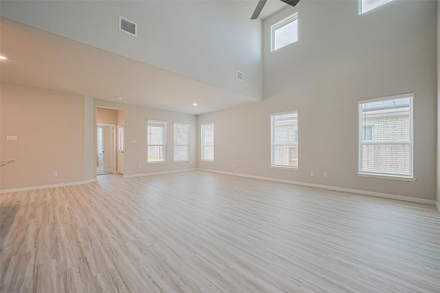 Image 23 of a home in Sunterra.