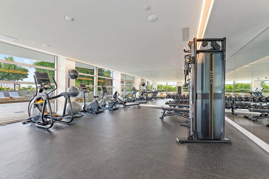 3100NOceanDr-906- Gym