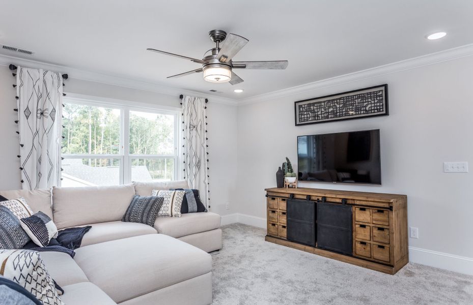 Representative furnished interior of a home built from the Waterstone by Pulte Homes in Heartwood, Richmond Hill (Image 12).