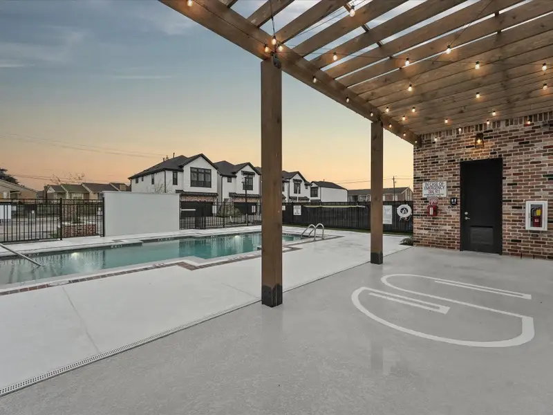 Community amenities in Uptown District, Houston (Image 23).