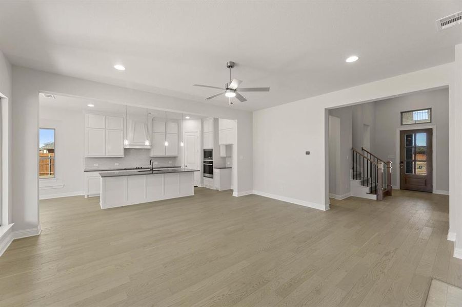 4617 Nomad-Living Room-1