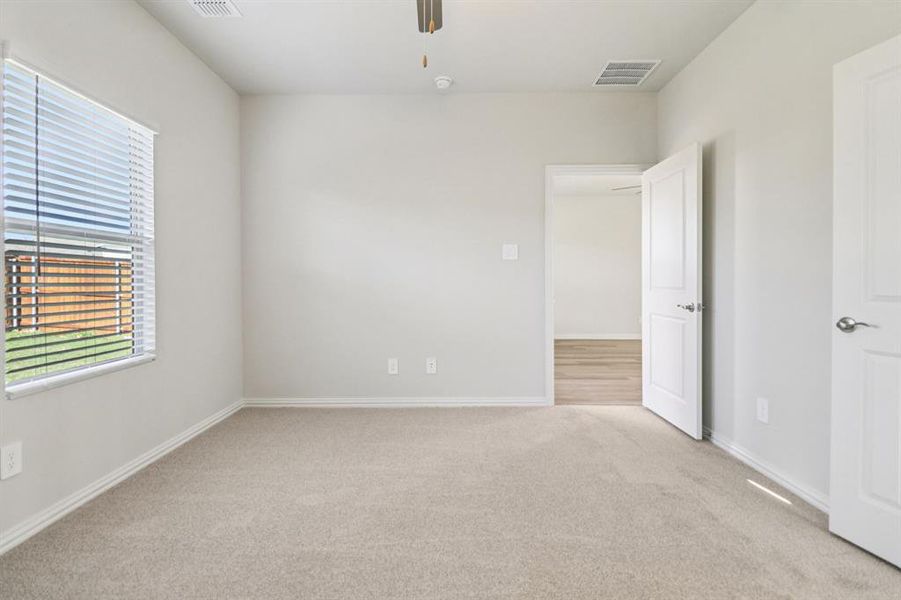 Spacious, unfurnished interior of a new home in Lakehaven - Spring Series, Farmersville (Image 18).