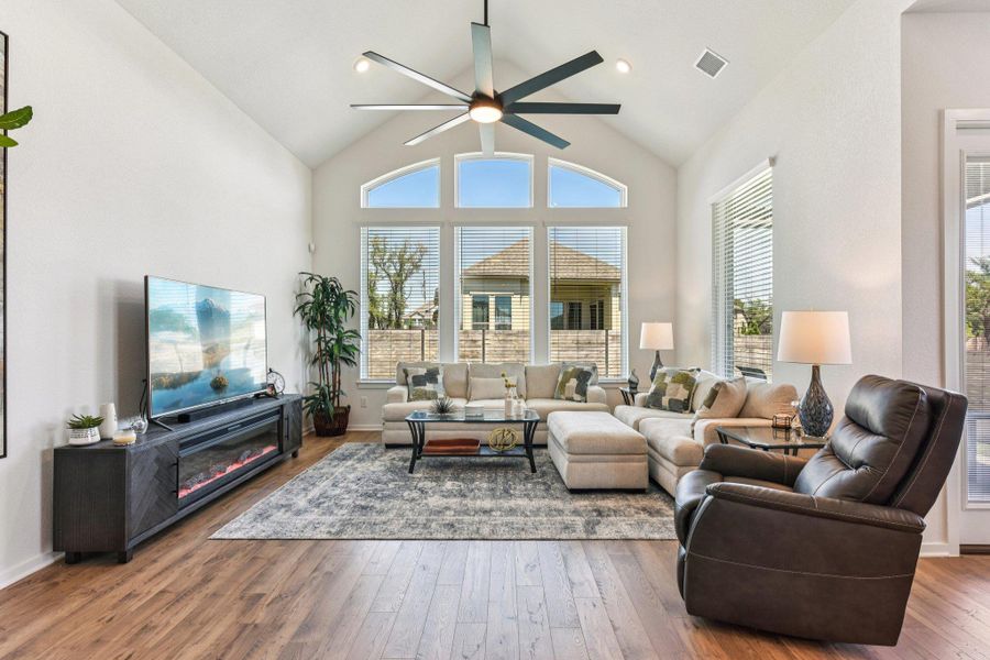 Furnished interior view inside a new home in Highland Village, Georgetown (Image 7).