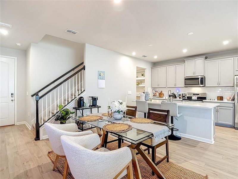 Furnished interior view inside a new home in , Lutz (Image 6).
