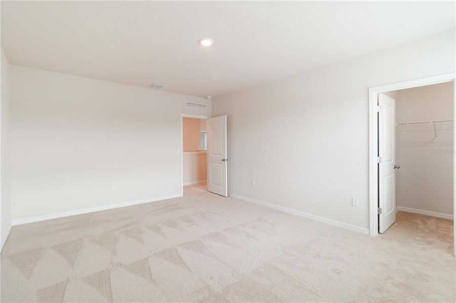 Spacious, unfurnished interior of a new home in Solera at Lakewood Ranch, Bradenton (Image 16).