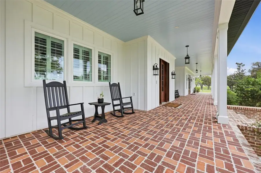 Exterior details and patio area of a home in , Bronson (Image 4).