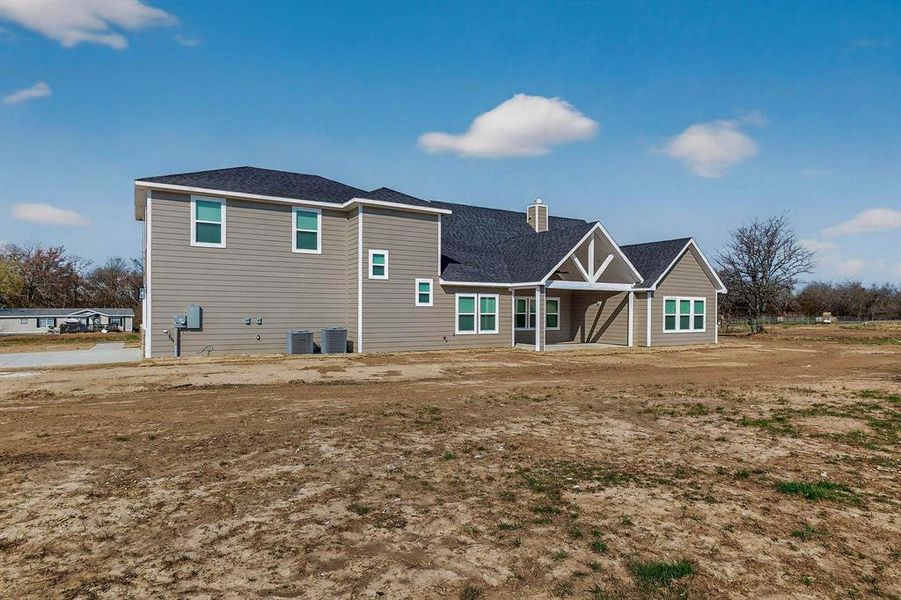 Exterior details and patio area of a home in , Sulphur Springs (Image 20).
