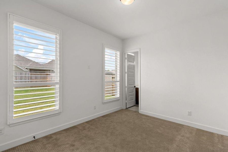Spacious, unfurnished interior of a new home in Riceland, Mont Belvieu (Image 39).