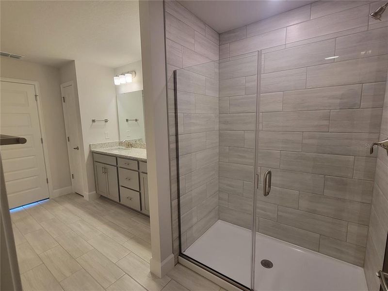 Furnished interior view inside a new home in Abbey Glen, Dade City (Image 5).