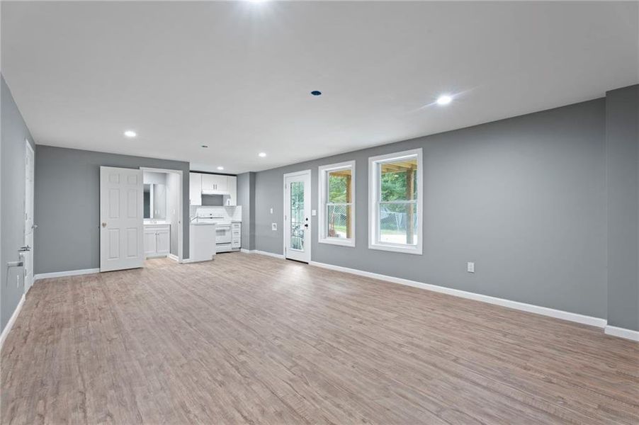 Spacious, unfurnished interior of a new home in , Snellville (Image 23).