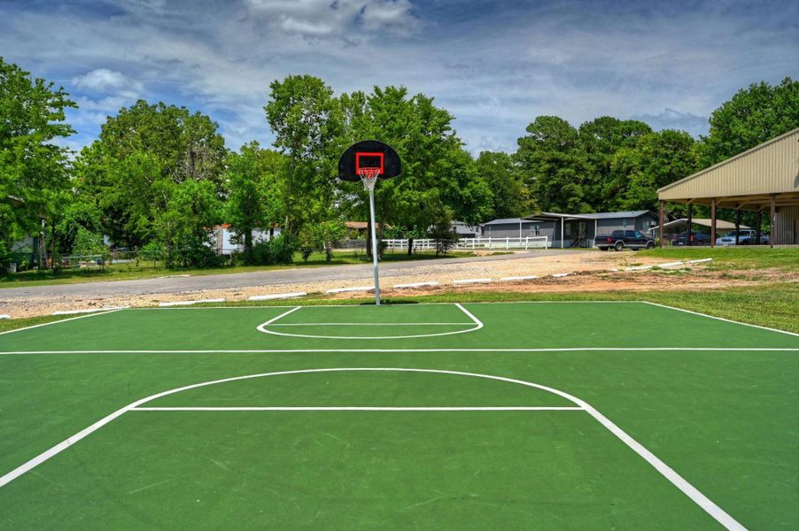 Community amenities in , Willis (Image 22).