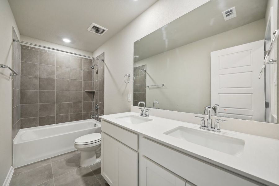 Guest bathroom in the Matador floorplan in the Meritage Homes community.