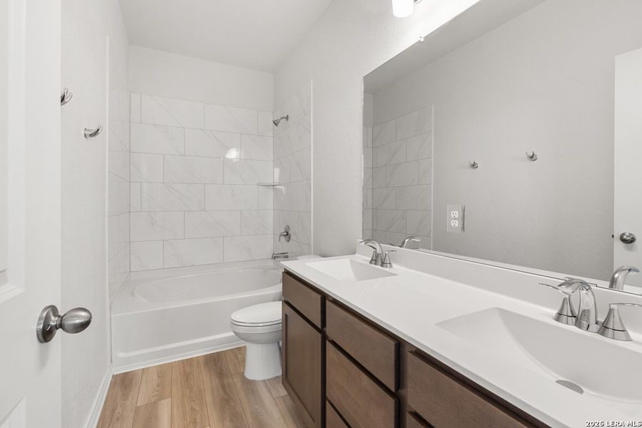 Furnished interior view inside a new home in Punta Verde, Converse (Image 8). Furnished interior view inside a new home in Punta Verde, Converse (Image 8).