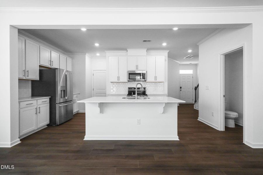 SUN_CaitlinCrossing_Pic_Chadwick-10