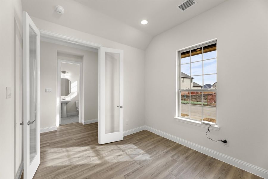 Representative unfurnished interior of a home built from the Juniper by UnionMain Homes in Edgewater, Fate (Image 16).