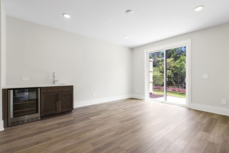 Spacious, unfurnished interior of a new home in Echo Park, Suwanee (Image 27).