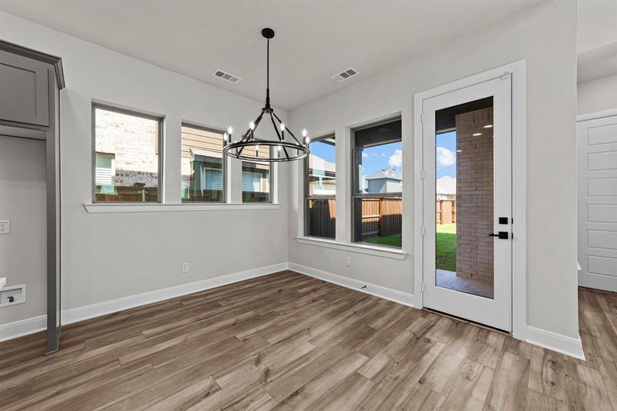 Spacious, unfurnished interior of a new home in Mantua Point Gardens, Van Alstyne (Image 21).