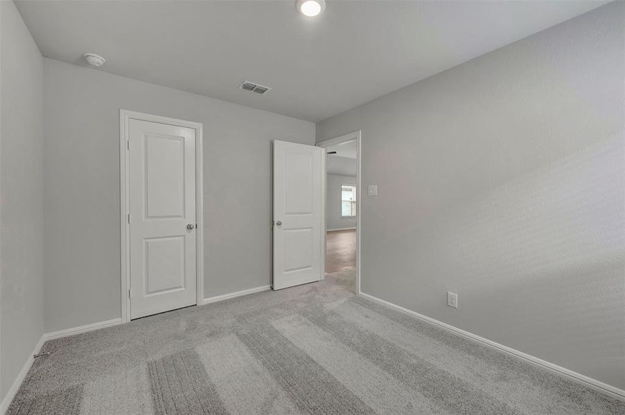 Spacious, unfurnished interior of a new home in Lane Ranch, Sanger (Image 34).