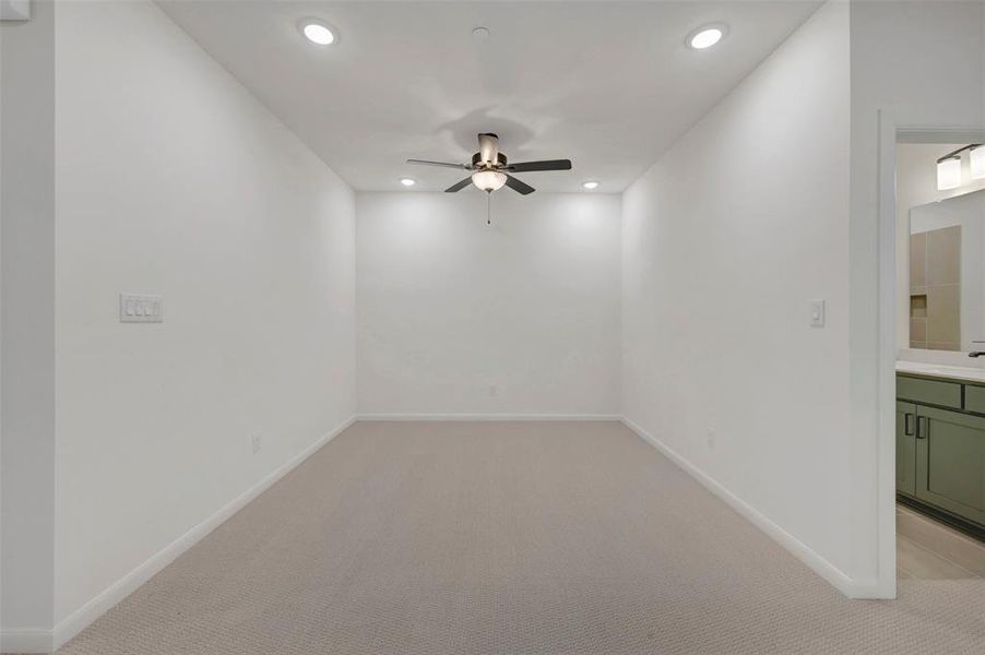 Spacious, unfurnished interior of a new home in Ridgeline Towns, McKinney (Image 32). Spacious, unfurnished interior of a new home in Ridgeline Towns, McKinney (Image 32).