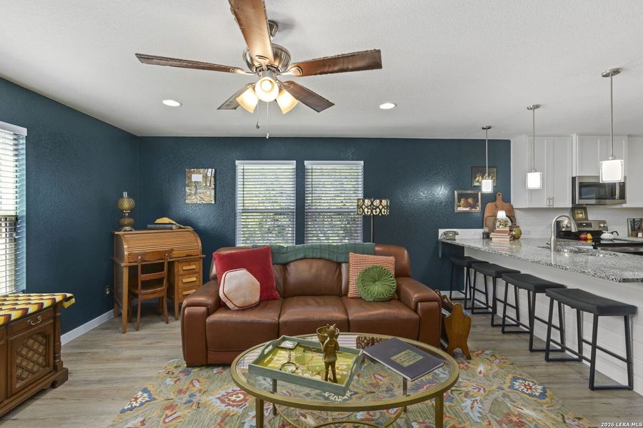 Furnished interior view inside a new home in , Bandera (Image 12).