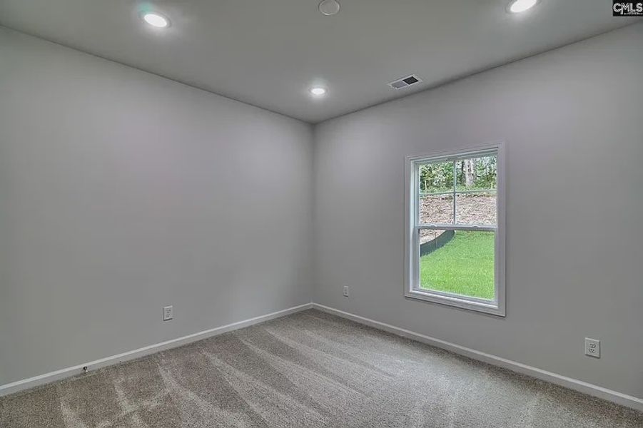 Spacious, unfurnished interior of a new home in Emanuel Creek, West Columbia (Image 28).
