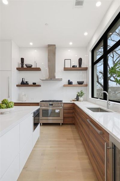 Furnished interior view inside a new home in , Dallas (Image 26).