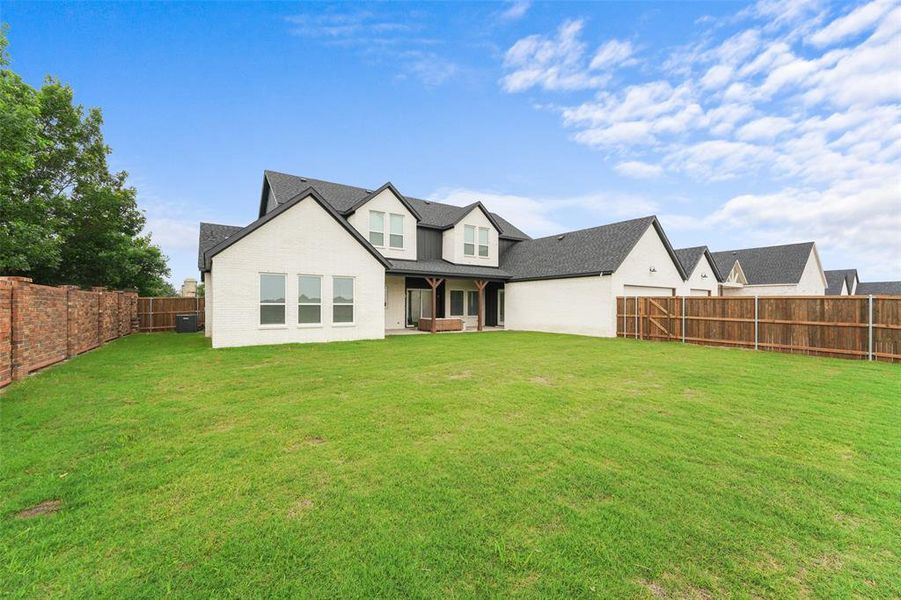 Exterior details and patio area of a home in , Forney (Image 4).