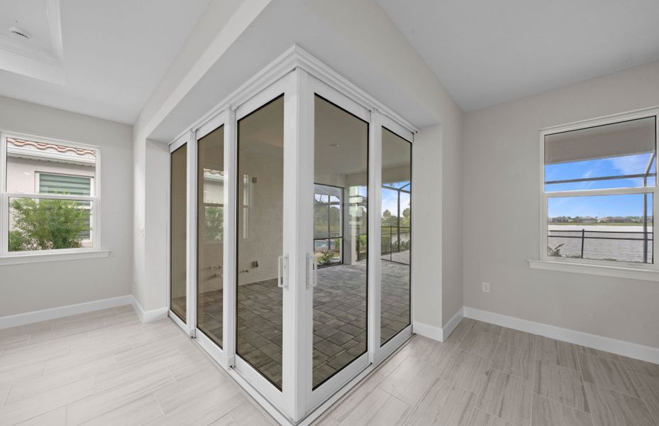 Spacious, unfurnished interior of a new home in Del Webb Oak Creek, North Fort Myers (Image 31).