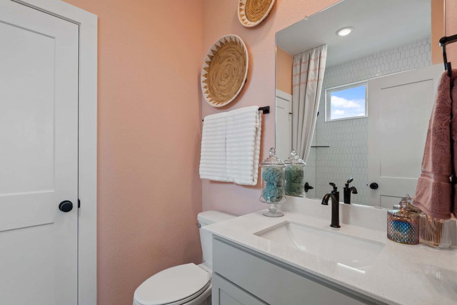 Furnished interior view inside a new home in Beacon Point, Texas City (Image 95). Furnished interior view inside a new home in Beacon Point, Texas City (Image 95).