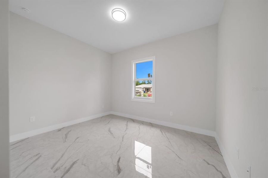 Spacious, unfurnished interior of a new home in , Lehigh Acres (Image 27).