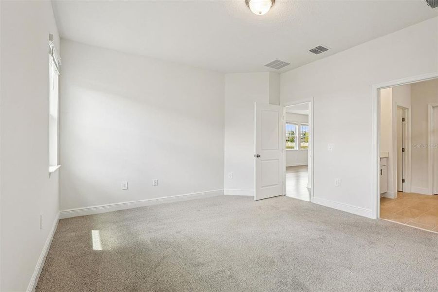 Spacious, unfurnished interior of a new home in Cyrene at Minneola, Minneola (Image 25).