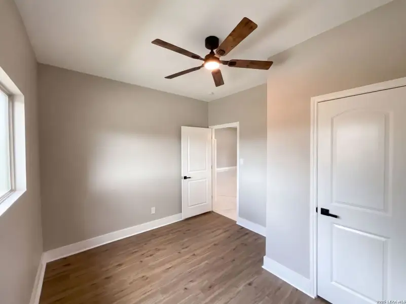 Spacious, unfurnished interior of a new home in , Lytle (Image 22).