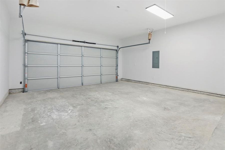 Spacious, unfurnished interior of a new home in , Mabank (Image 24). Spacious, unfurnished interior of a new home in , Mabank (Image 24).