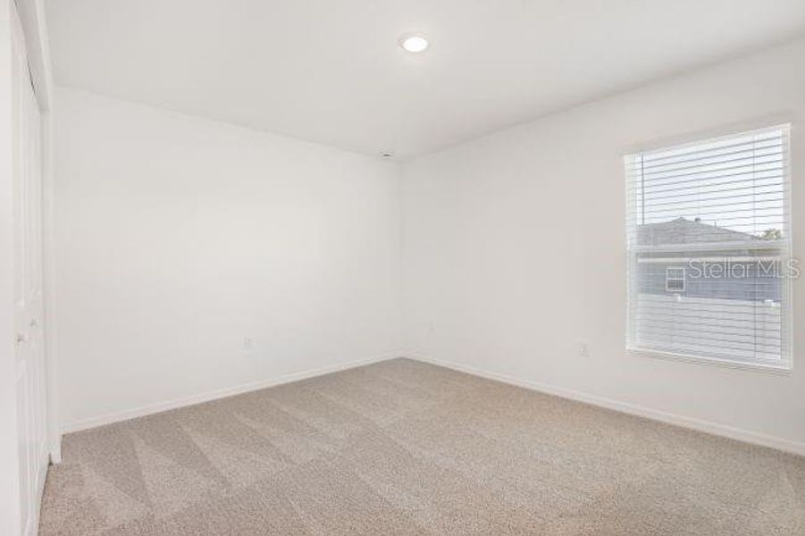 Spacious, unfurnished interior of a new home in Royal Highlands, Weeki Wachee (Image 17).